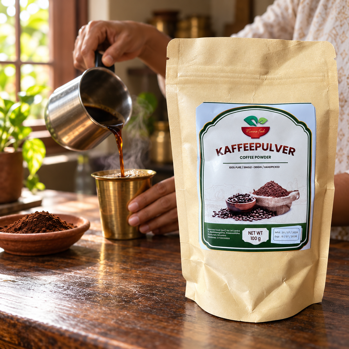 Ceylon-Kaffee beim Kaffeeritual in warmem Morgenlicht – Serviervorschlag